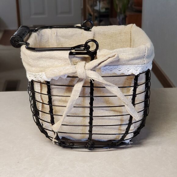 Metal Wire Basket with Handle Lined Square 8"x8"x6" - Picture 1 of 7